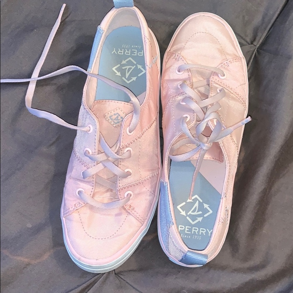 Sperry 8.5 great condition. Light pink